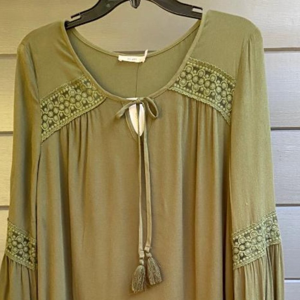 mi ami Casual Dress with Lace Accents, Army Green Size Med - Picture 2 of 7